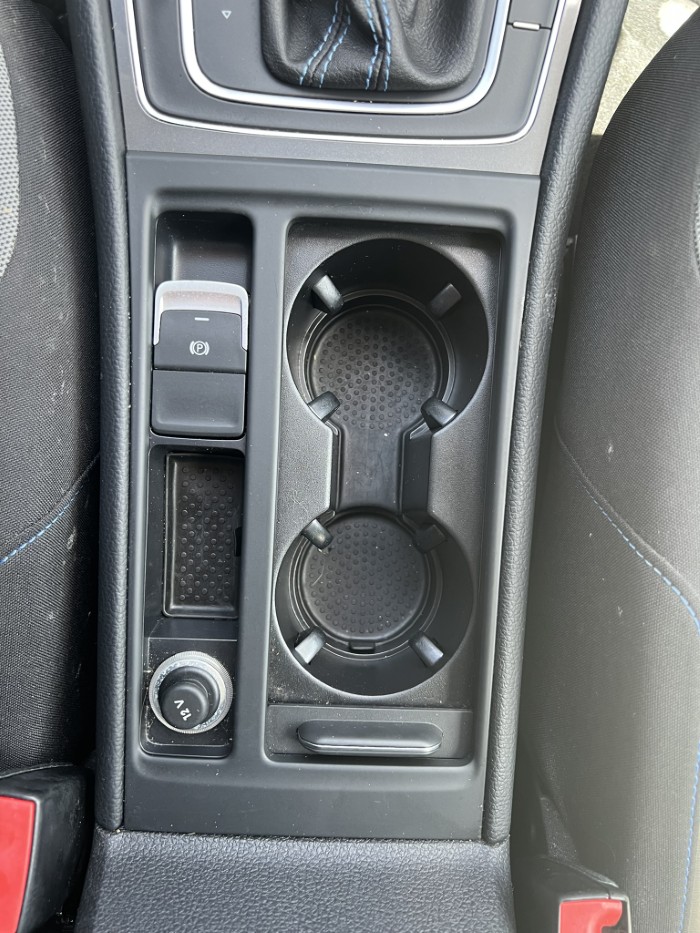 2016 Volkswagen e-Golf e-Golf SE - Photo 7