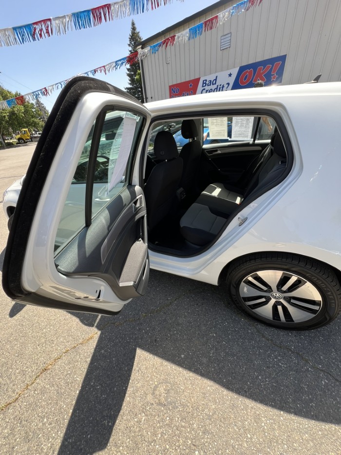 2016 Volkswagen e-Golf e-Golf SE - Photo 15