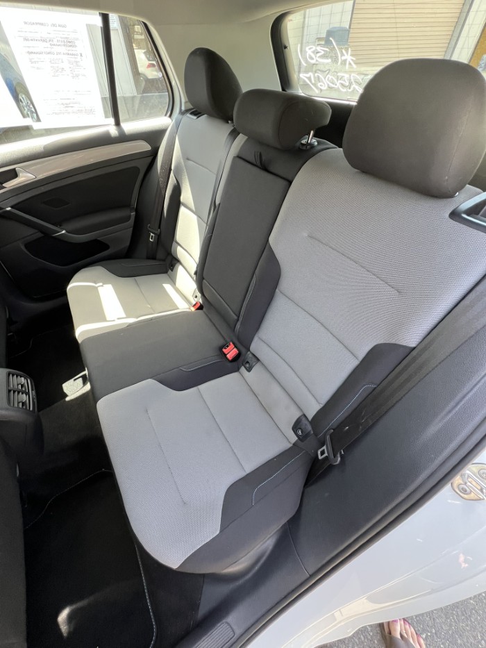 2016 Volkswagen e-Golf e-Golf SE - Photo 16