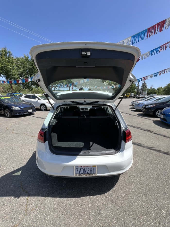 2016 Volkswagen e-Golf e-Golf SE - Photo 18