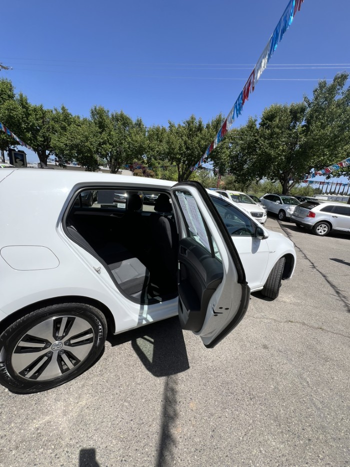 2016 Volkswagen e-Golf e-Golf SE - Photo 19