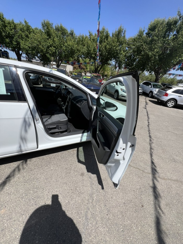 2016 Volkswagen e-Golf e-Golf SE - Photo 20