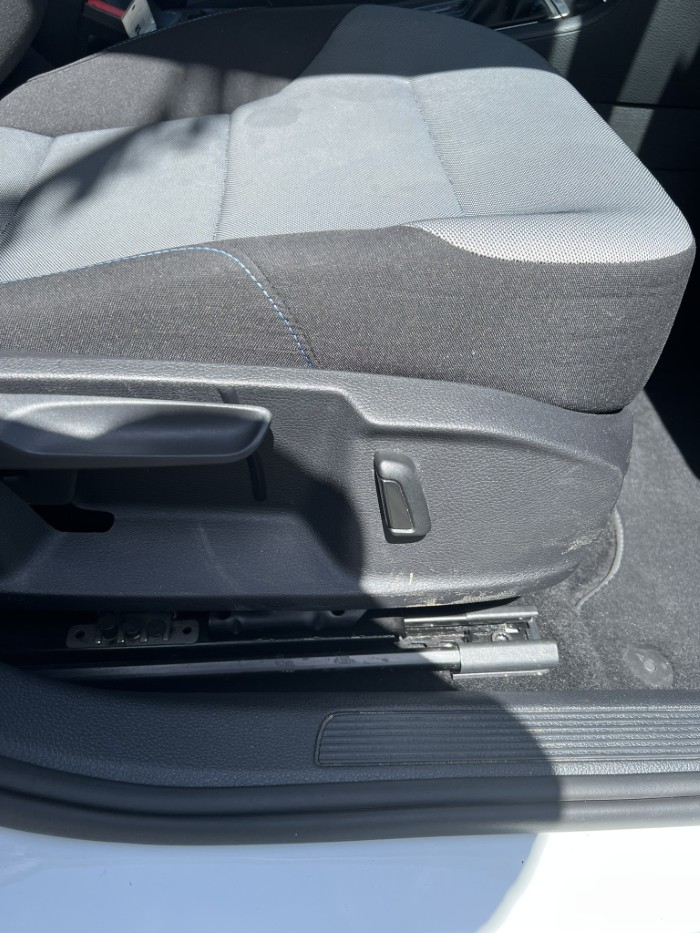 2016 Volkswagen e-Golf e-Golf SE - Photo 21