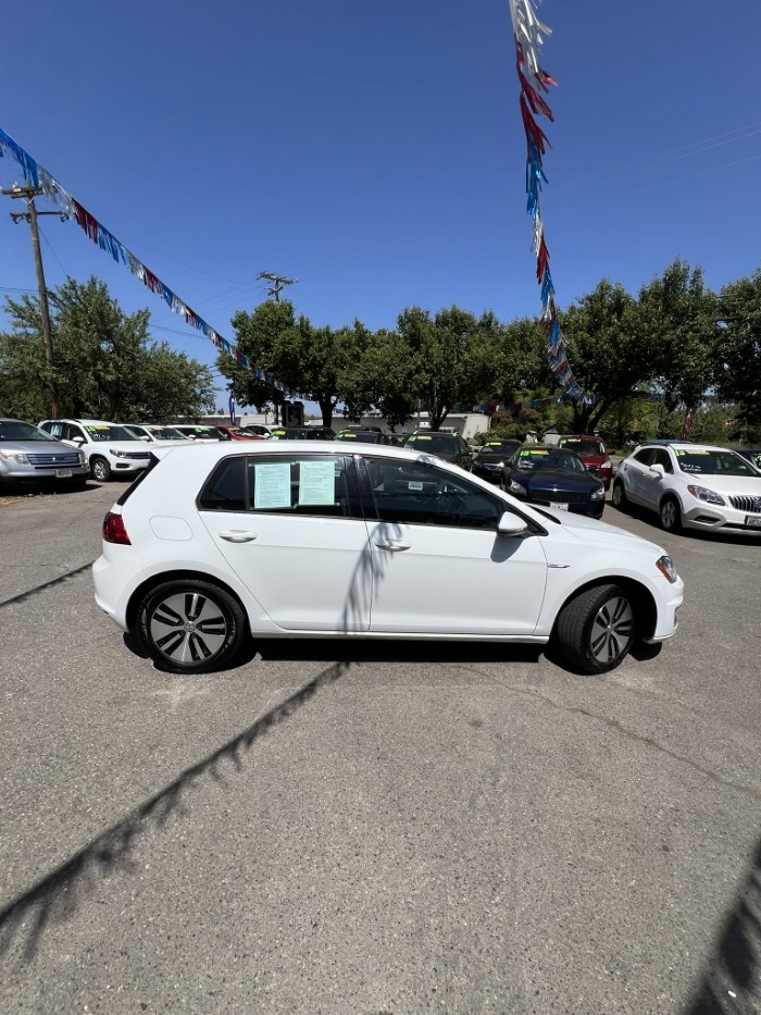2016 Volkswagen e-Golf e-Golf SE - Photo 22