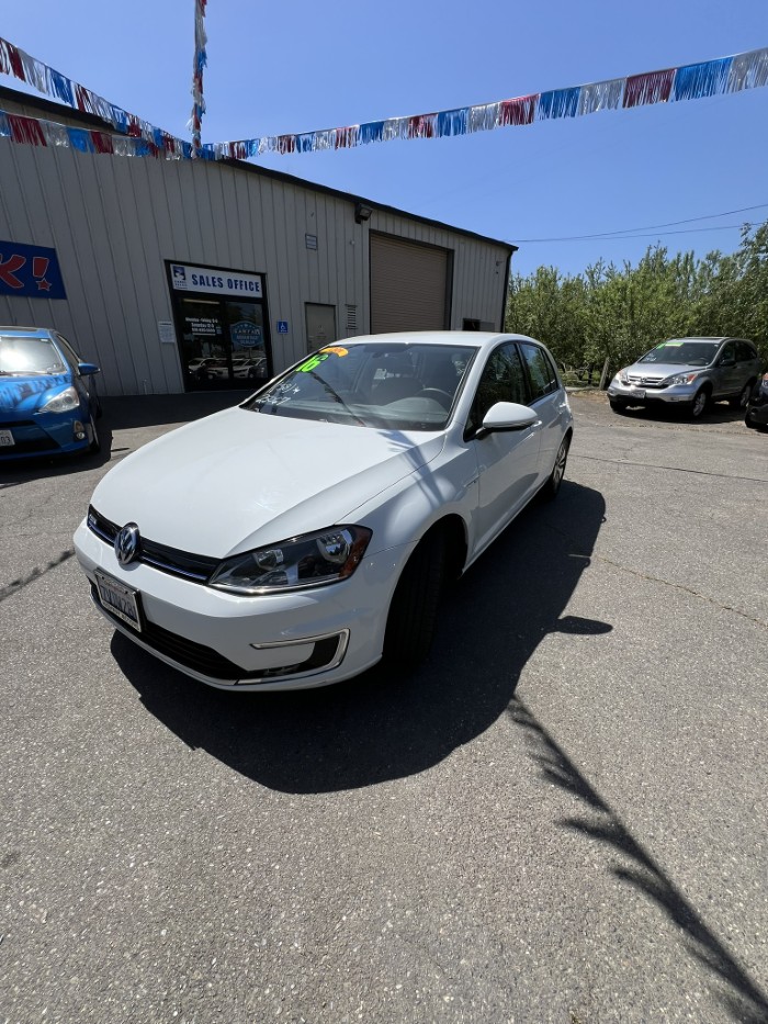 2016 Volkswagen e-Golf e-Golf SE - Photo 25