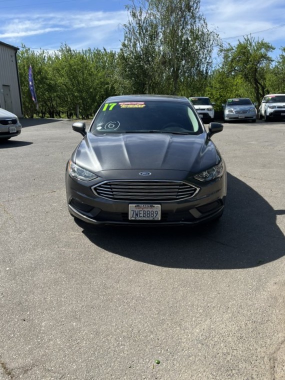 2017 Ford Fusion SE FWD's photo