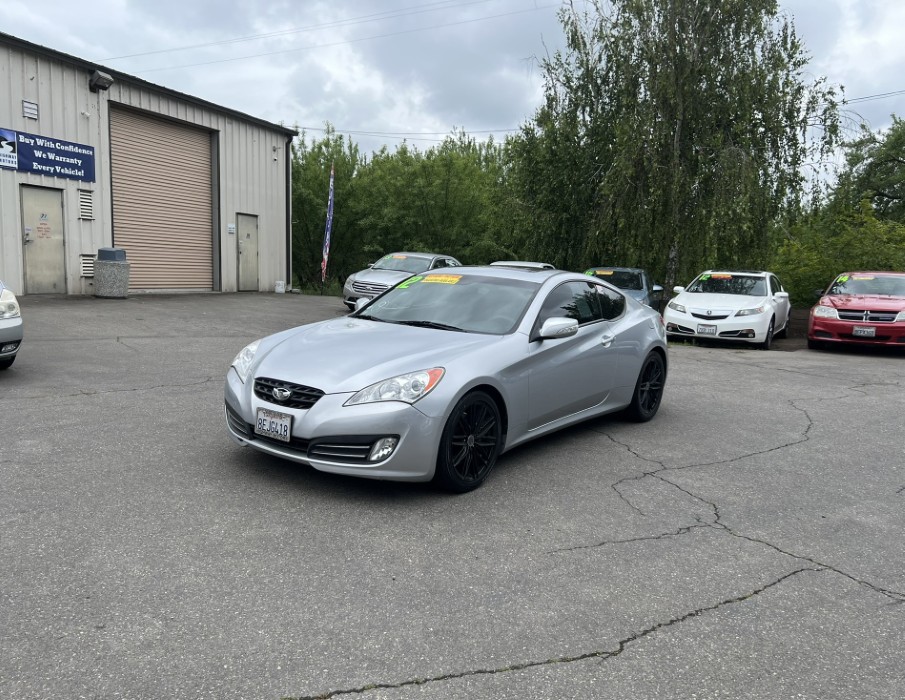 2012 Hyundai Genesis Coupe 3.8 Grand Touring 6-Speed A/T's photo