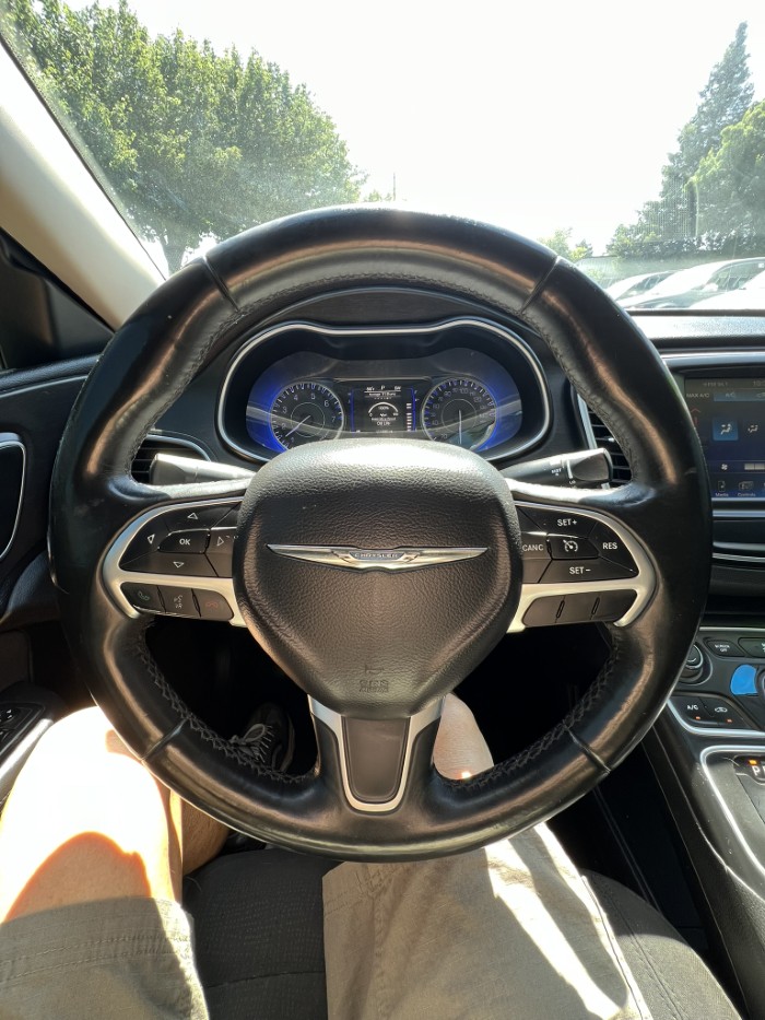 2016 Chrysler 200 Limited - Photo 9