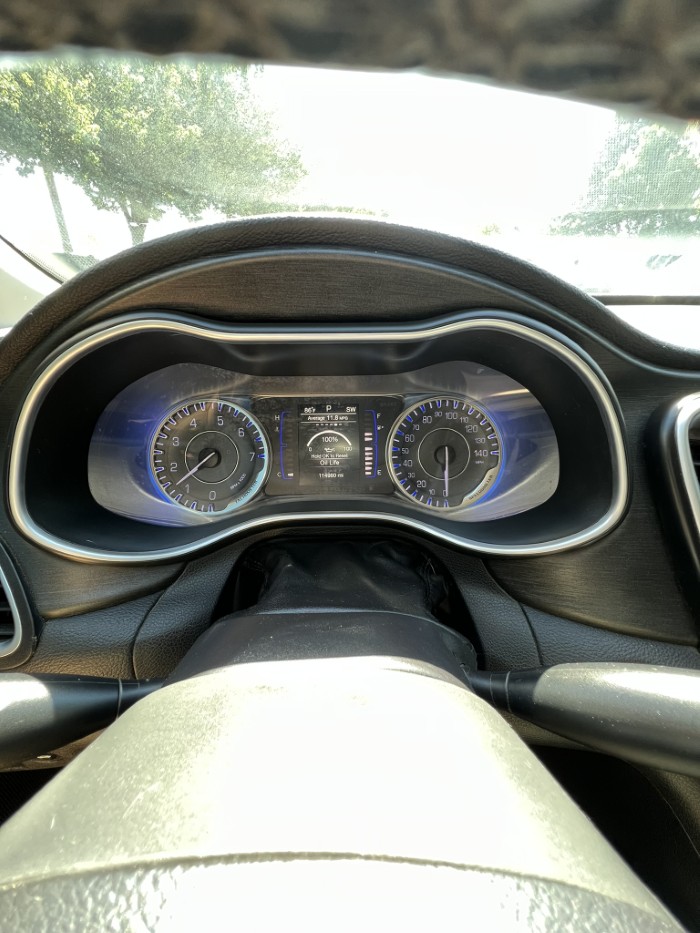 2016 Chrysler 200 Limited - Photo 10
