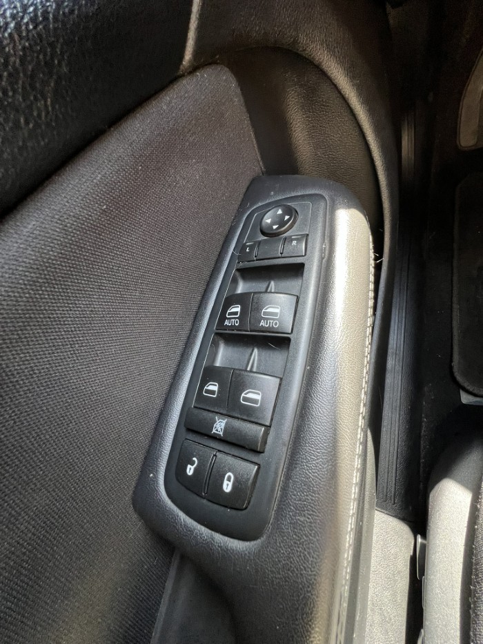 2016 Chrysler 200 Limited - Photo 13