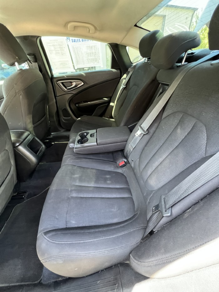 2016 Chrysler 200 Limited - Photo 23