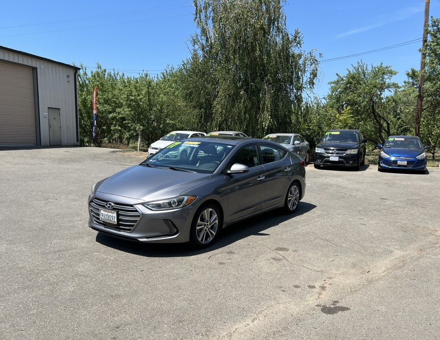 2017 Hyundai Elantra Limited - Photo 1