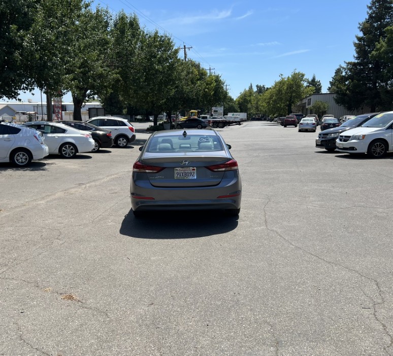 2017 Hyundai Elantra Limited - Photo 5