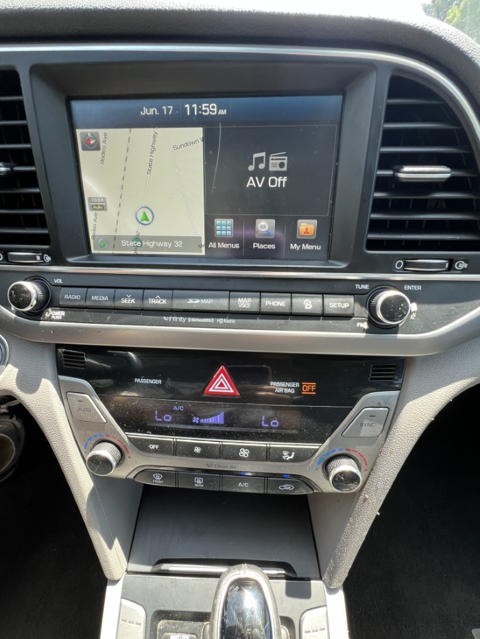 2017 Hyundai Elantra Limited - Photo 11