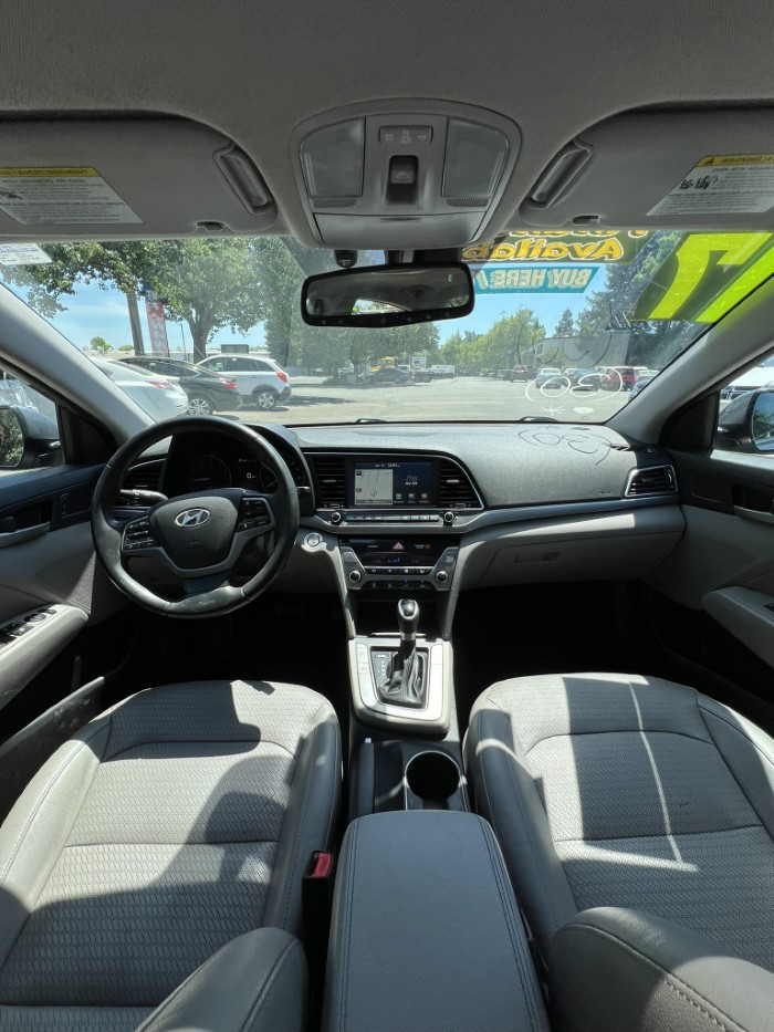 2017 Hyundai Elantra Limited - Photo 19