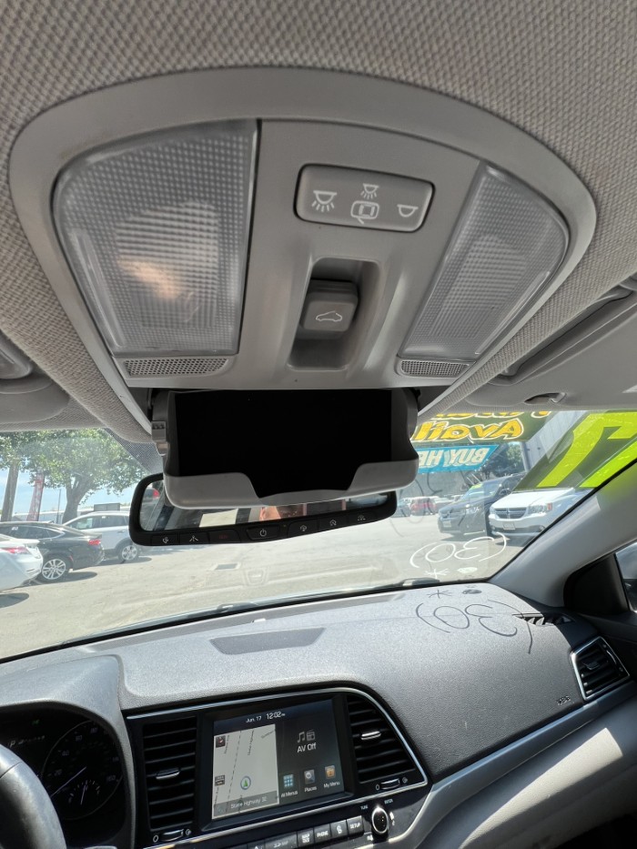2017 Hyundai Elantra Limited - Photo 22
