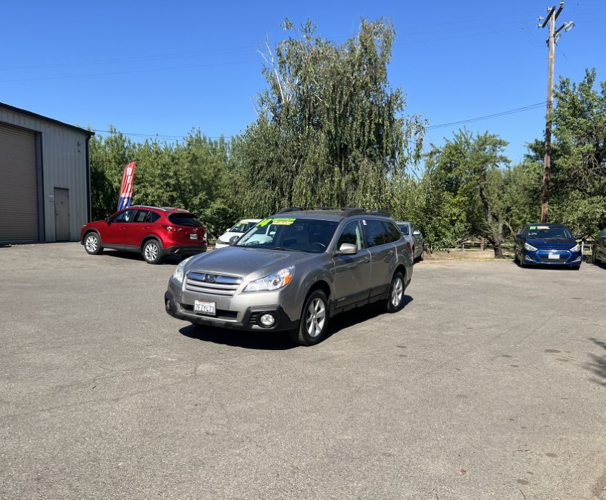 2014 Subaru Outback 2.5i Premium CVT PZEV's photo